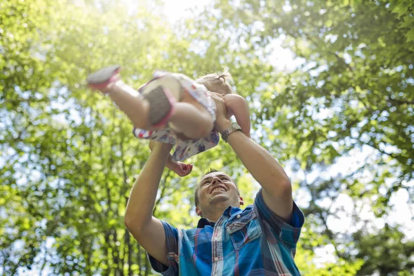 A father with his baby outdoor at park — Stock Photo, Image