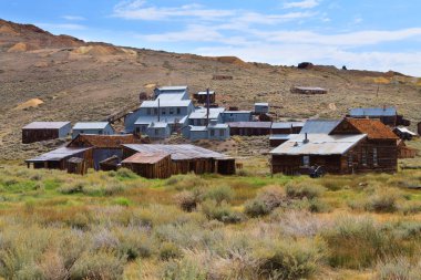 Kaliforniya, Bodie Ghost Town 'dan görüntü. Eski terk edilmiş maden
