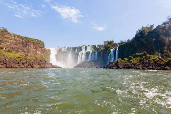 Iguazu yataydan Milli Parkı, Arjantin düşüyor. Dünya mirası. Güney Amerika sergüzeşt seyahat etmek