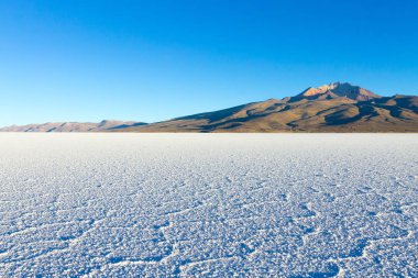 Salar de Uyuni, Bolivya. Dünyadaki en büyük tuz düzlüğü. Bolivya manzarası. Cerro Tunupa görünümü