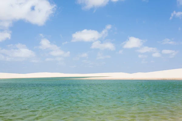 Witte Zandduinen Panorama Van Lencois Maranhenses National Park Brazilië Regenwaterlagune — Stockfoto