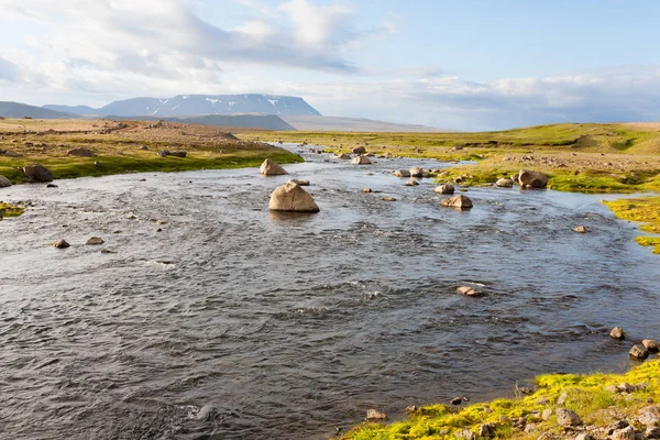 Ποταμός Κοντά Στη Λίμνη Hvitarvatn Ισλανδία Υψίπεδα Τοπίο Ισλανδικά Πανόραμα — Φωτογραφία Αρχείου