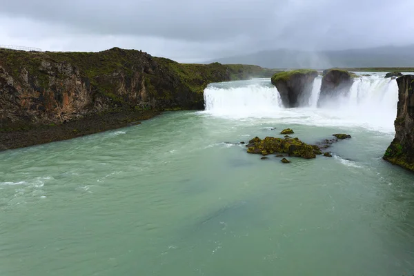 포스는 아이슬란드에 떨어집니다 아이슬란드의 — 스톡 사진