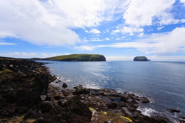 Vestmannaeyjar Isla Vista Playa Con Isla Surtsey Fondo Islandia Paisaje — Foto de Stock