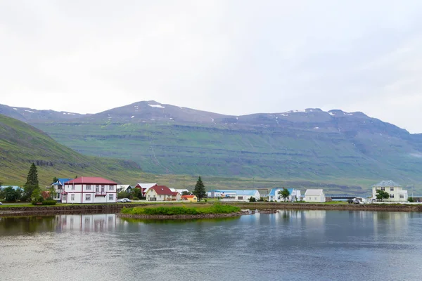 Seydisfjordur Město Zařízený Dům Blízko Island Mezník Islandský Krajina Royalty Free Stock Fotografie