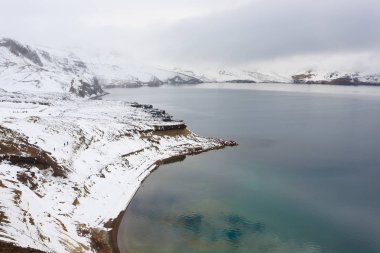 Oskjuvatn Gölü Askja, İzlanda. İzlanda 'nın merkezi dağlık bölgeleri. Volkanik görünüm