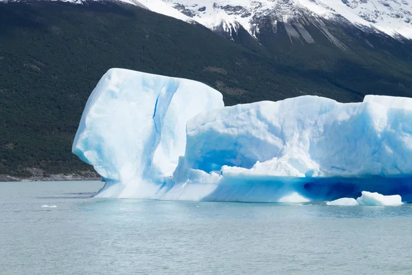 Góry Lodowe Unoszące Się Jeziorze Argentyńskim Krajobraz Patagonii Argentyna Lago — Zdjęcie stockowe