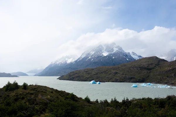 智利Torres Del Paine国家公园灰湖上的冰山 智利巴塔哥尼亚全景 — 图库照片