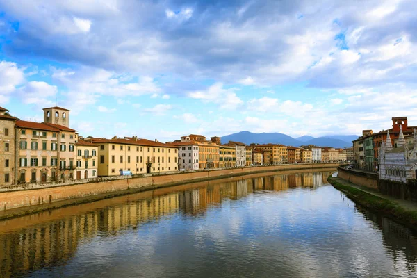 Pise vue journalière, Toscane, Italie — Photo