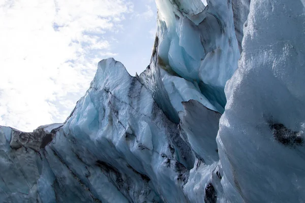 Ice barlangok közelében Kverfjoll terület, Izland jellege — Stock Fotó