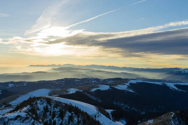 Dağ manzarası ile dramatik gökyüzü, Alpler — Stok fotoğraf
