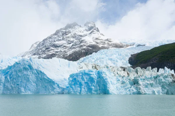 Pemandangan Gletser Spegazzini dari danau Argentino, lanskap Patagonia — Stok Foto