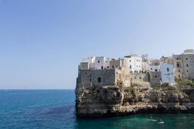 Polignano bir kısrak görüntülemek, Apulia, İtalya