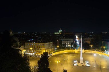 İnsanlar kare Roma gece görünümü, Piazza del popolo, Roma