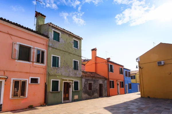 Традиційні Burano кольорові будинки, Венеція — стокове фото