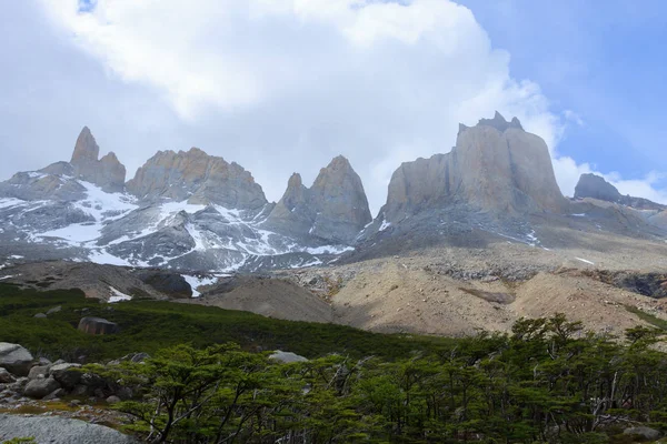 계곡 풍경, 토레스 델 페인 칠레 프랑스 — 스톡 사진