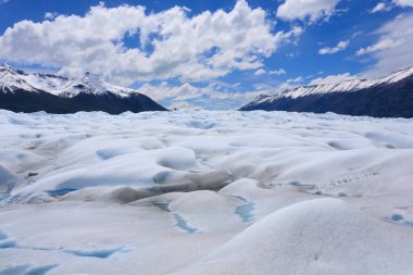 Perito Moreno Buzulu Patagonia, Arjantin üzerinde yürüme