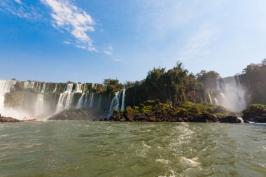Iguazu görünümü, Arjantin düşüyor