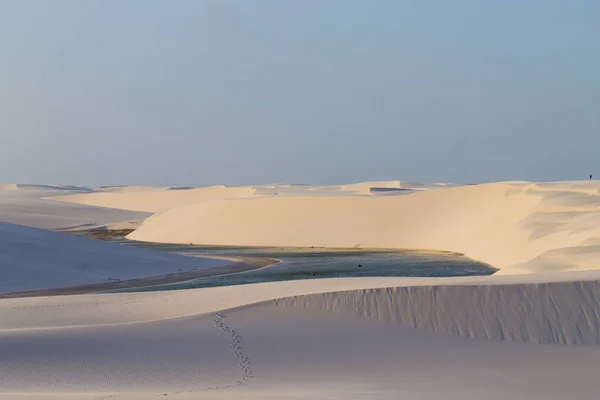 Dunas de areia branca panorama do Parque Nacional Lencois Maranhenses — Fotografia de Stock