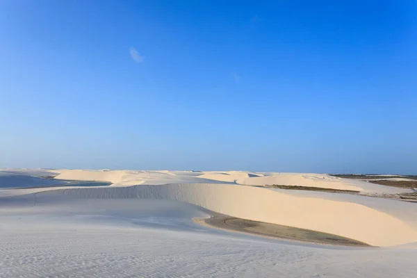 Panorama des dunes de sable blanc du parc national Lencois Maranhenses — Photo