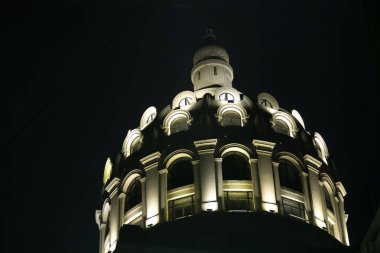 Eklektik Bencich binasının gece görüşü, Buenos Aires