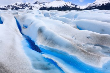 Perito Moreno Buzulu Patagonia, Arjantin üzerinde yürüme