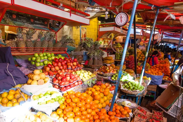 Sucre mercado tradicional, Bolívia . — Fotografia de Stock