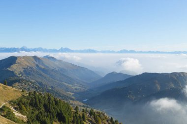 Dağ manzarası. Grappa Dağı panoraması, İtalyan Alpleri. İtalya.