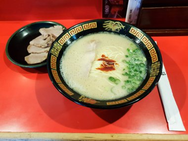 Lezzetli Asya yemeklerinin yakın görüntüsü