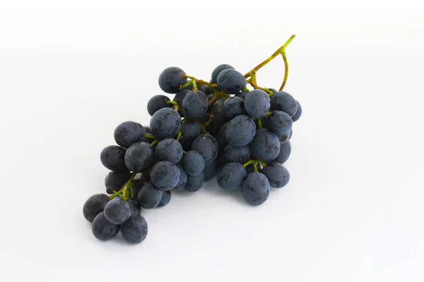 Uvas Negras Grandes Frutas Frescas Con Hojas Verdes Sobre Fondo — Foto de Stock