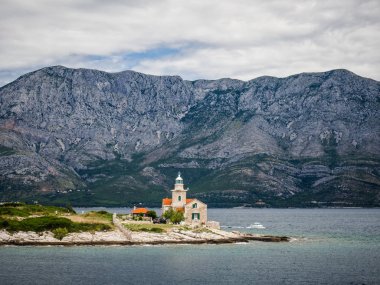 Hvar adası, Hırvatistan'Sucuraj feneri yakın geçen feribot 