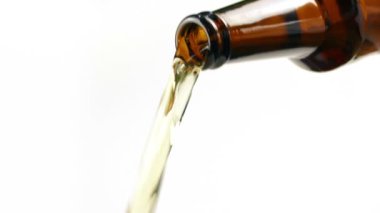 Bira şişe Closeup dökme