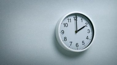 Saat 2 yönünde - duvar hareketli atış saat