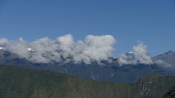 Uap Berubah Awan Selama Pegunungan Timelapse — Stok Video