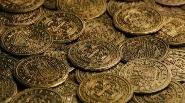 Dönen altın korsan paralar
