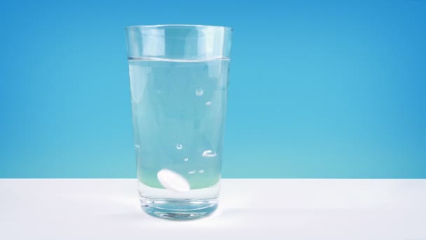 Tablet Verglüht Glas Wasser — Stockvideo