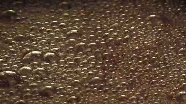 Bubbling Brown Substance Gros plan 