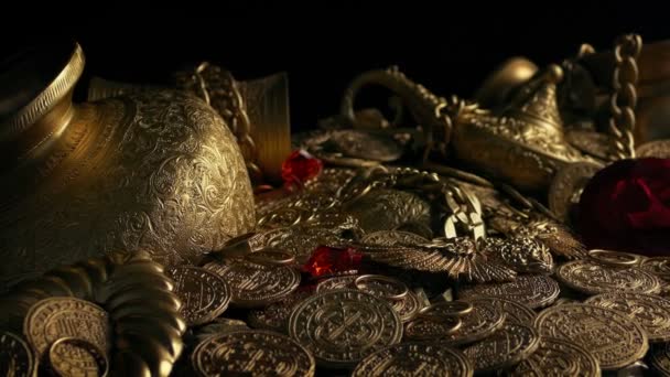 Énorme joyau rouge dans trésor trésor 