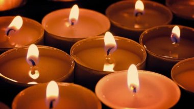 Birçok mum portre yazma