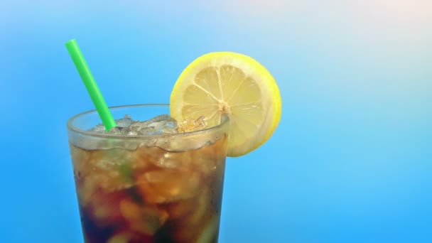 Passing Coke Lemon Sunny Day — Stock Video