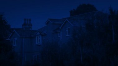 Şiddetli yağmur gece evlerde