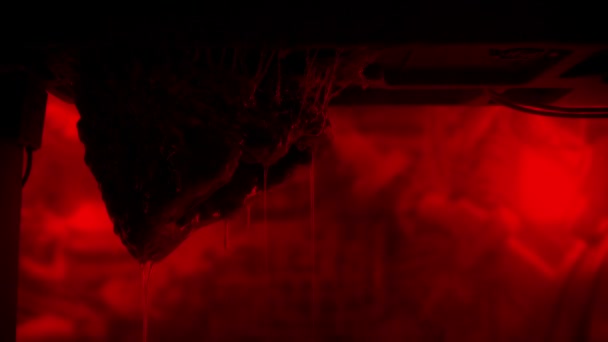 Alien Ovo Gotejamento Luzes Vermelhas Fumaça — Vídeo de Stock