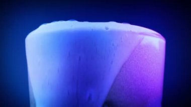 Cam kokain partisinde döktü