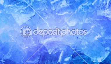 Partide dönen buz küpleri