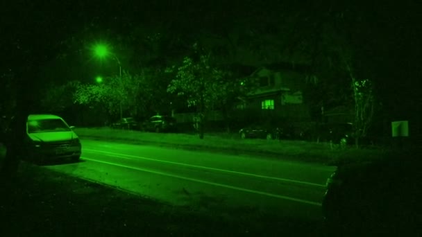 Carros Dirigem Casas Passadas Visão Noturna Cidade — Vídeo de Stock