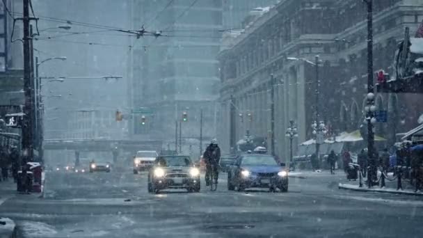 Downtown City Road Nevicata — Video Stock