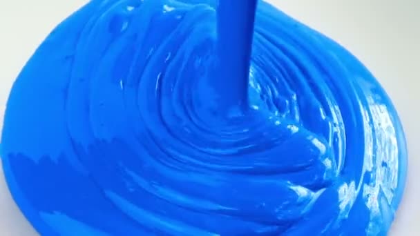 Blue Paint Pouring Cup — стоковое видео