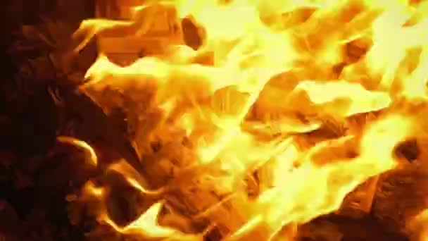 Argent sur les piles de feu de dollars 