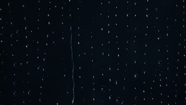 ガラスを滴る水滴 — ストック動画