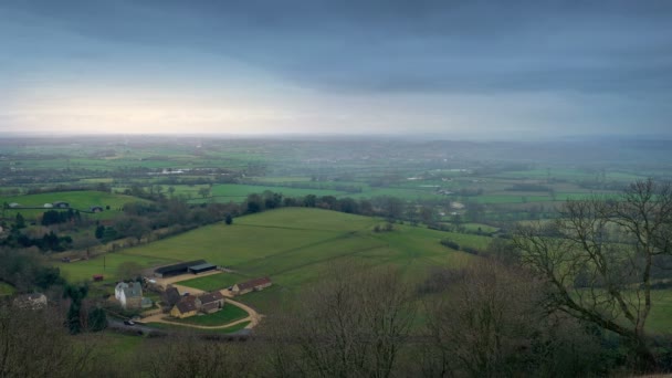 Campagne Avec Des Maisons Ferme Des Voitures Passage — Video